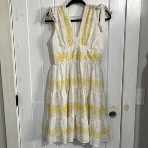 Blocker 126 white and yellow floral v neck bow shoulder dress. Size 6